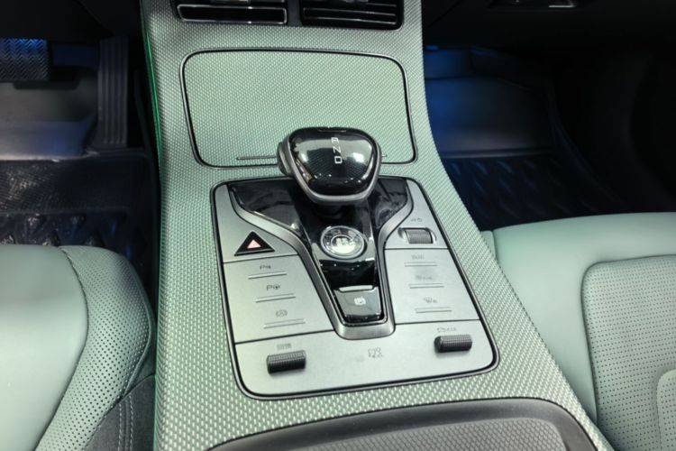 BYD Han 2022 image de voiture #14