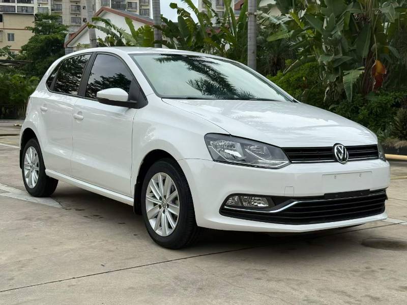 Volkswagen Polo 2015 car image #3