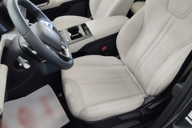 BYD YuanUP 2025 изображение автомобиля #15