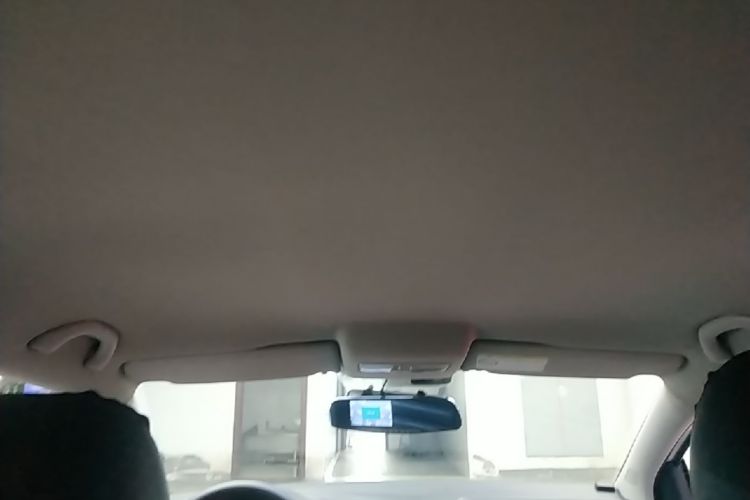 Volkswagen Polo 2015 car image #18