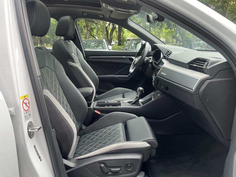 Audi Q3 2024 car image #13