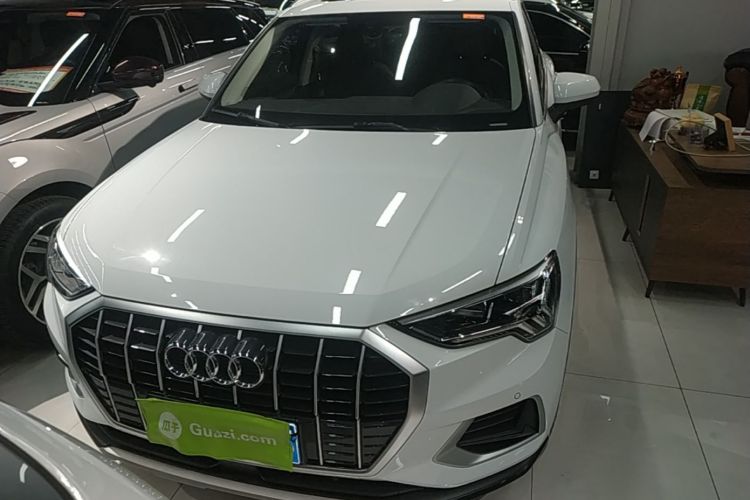 Audi Q3 2021 car image #3