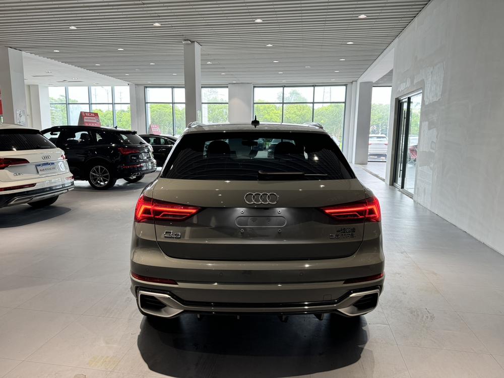 Audi Q3 2025 #4 Audi Q3 2025 car image #4