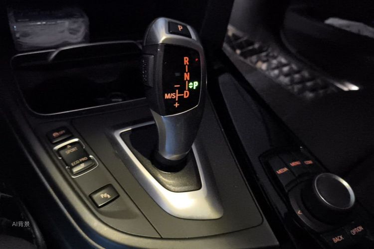 BMW 3 Series 2018 #16 BMW 3 Series 2018 car image #16