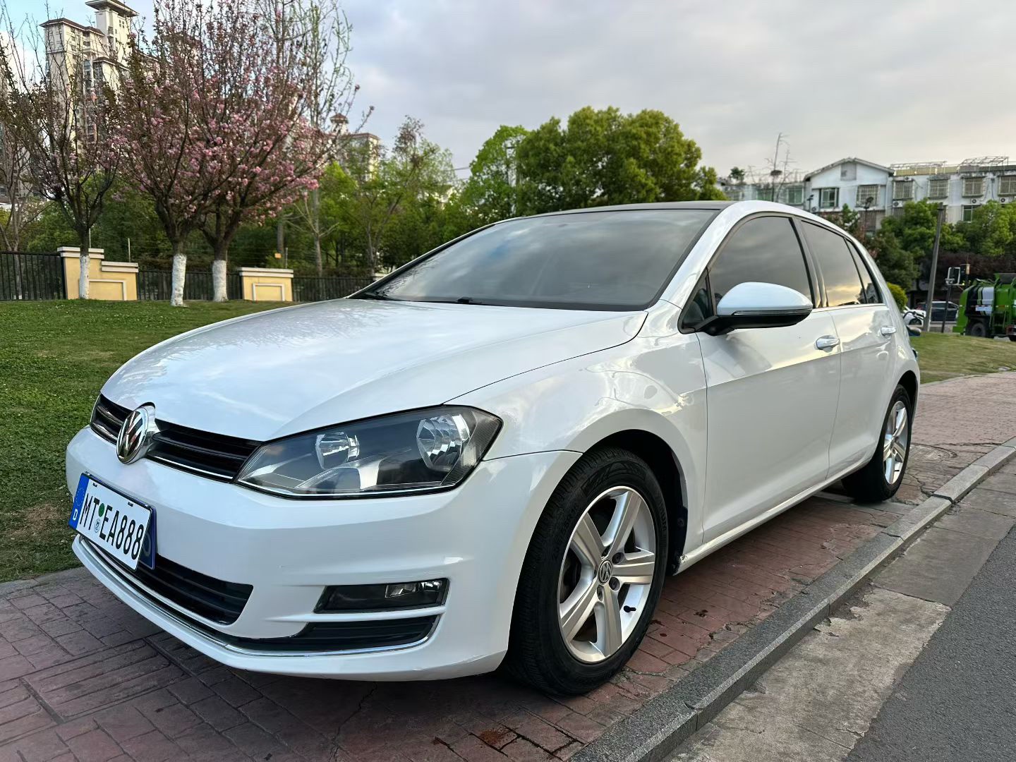 2015 2015 car image
