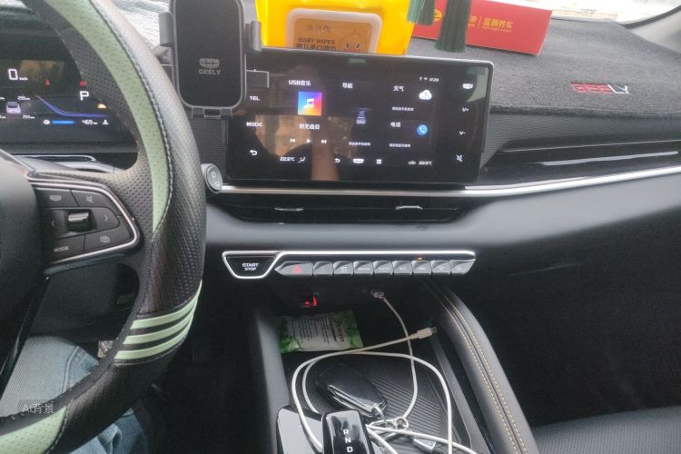 GEELY Coolray 2025 immagine di auto #15