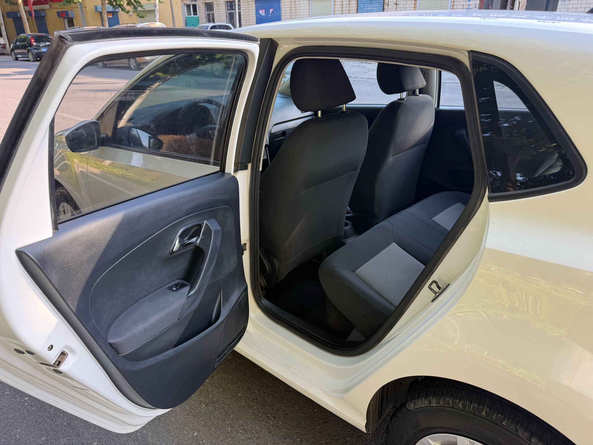 Volkswagen Polo 2017 car image #6