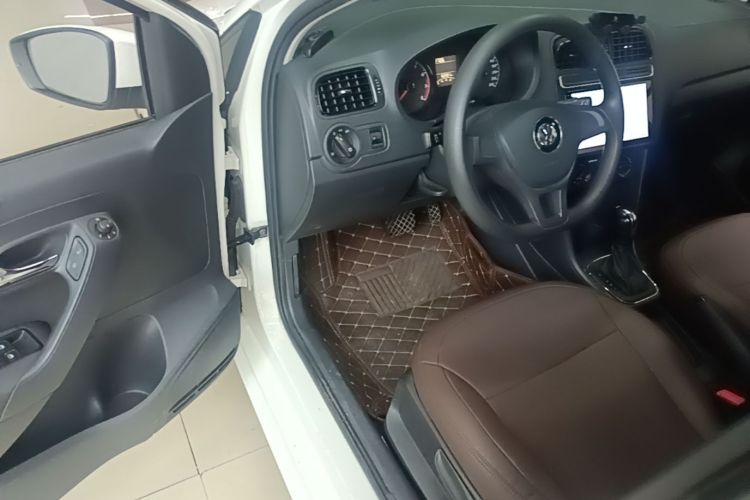 Volkswagen Polo 2017 #16 Volkswagen Polo 2017 car image #16