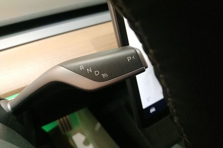 Tesla Model 3 2022 car image #14