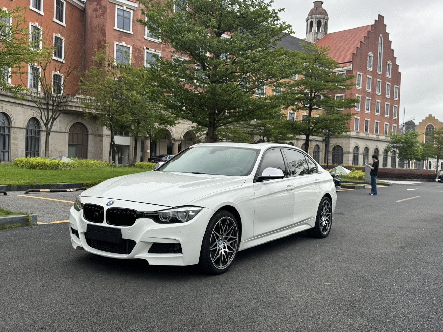 BMW 3 Series 2019 BMW 3 Series 2019 car image