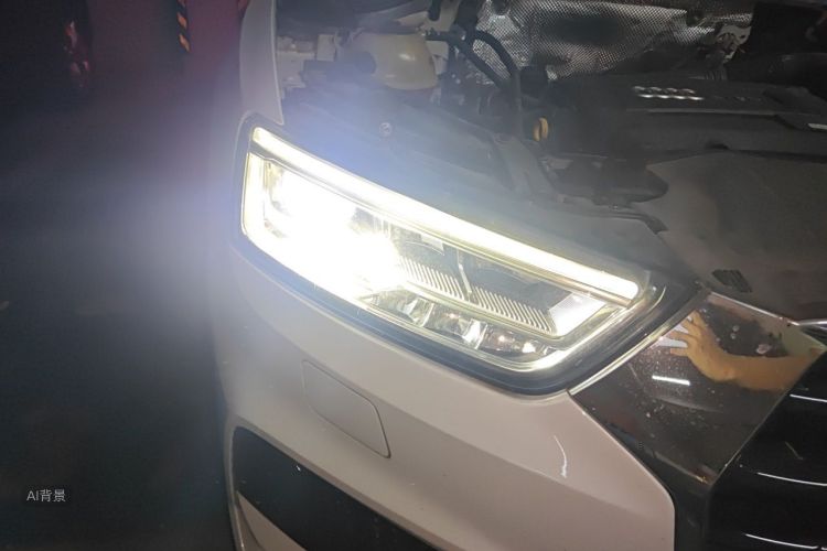 Audi Q3 2018 car image #8