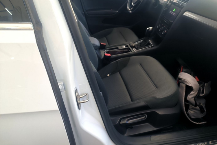 Volkswagen Golf 2020 #22 Volkswagen Golf 2020 صورة سيارة #22