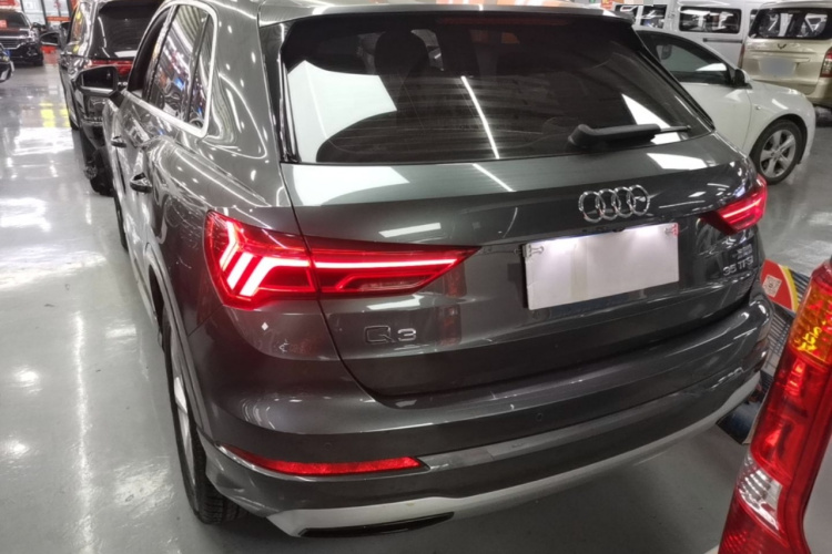 Audi Q3 2020 car image #6