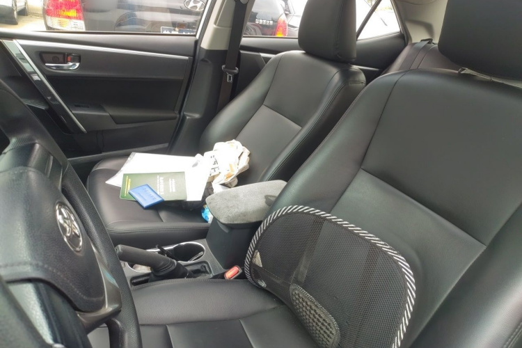 Toyota Corolla 2015 immagine di auto #15