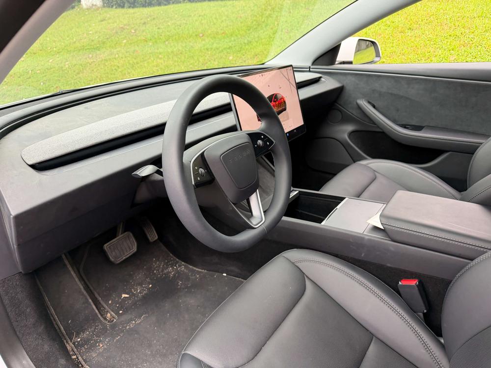 Tesla Model 3 2025 car image #10
