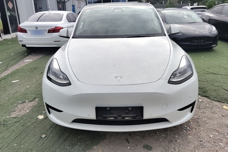 Tesla Model Y 2022 car image #3