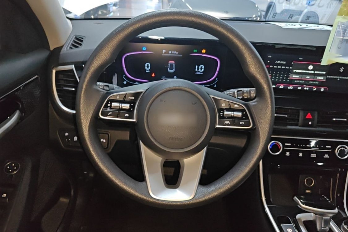 Kia Seltos 2023 car image #16