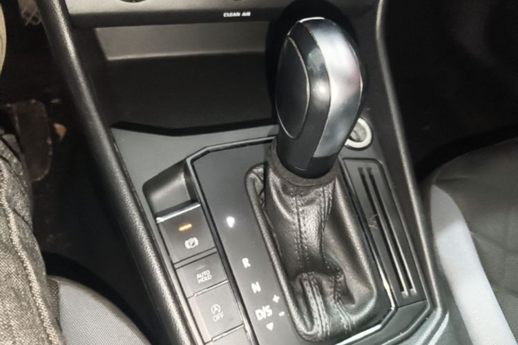 Volkswagen Lavida 2023 car image #16