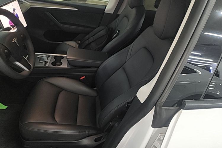 Tesla Model Y 2023 #19 Tesla Model Y 2023 car image #19