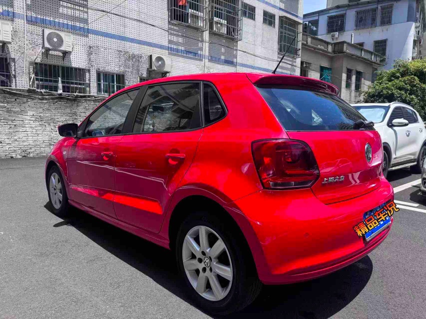 Volkswagen Polo 2013 car image #9