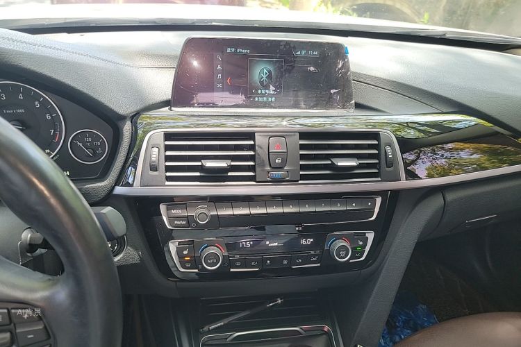 BMW 3 Series 2018 car image #15