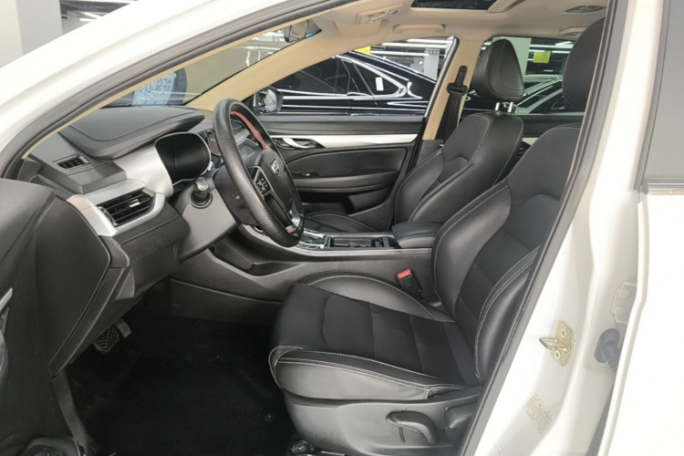 GEELY Emgrand 2019 car image #19