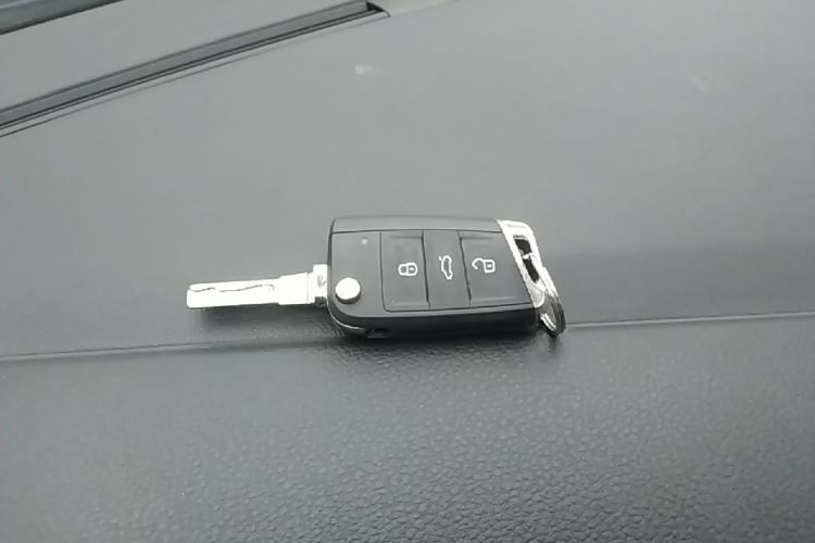 Volkswagen Golf 2019 car image #14