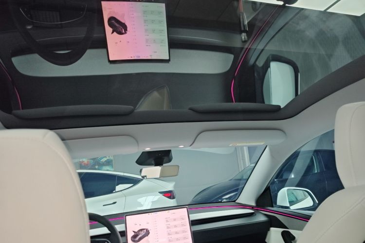 Tesla Model Y 2025 #20 Tesla Model Y 2025 صورة سيارة #20