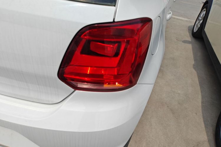 Volkswagen Polo 2019 car image #8