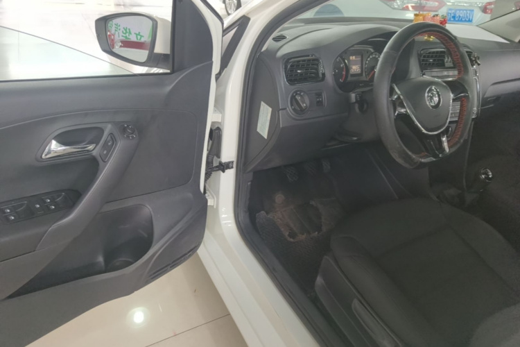Volkswagen Polo 2017 #16 Volkswagen Polo 2017 car image #16