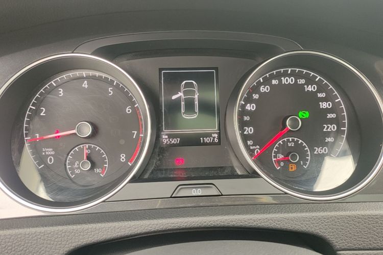 Volkswagen Golf 2018 car image #12