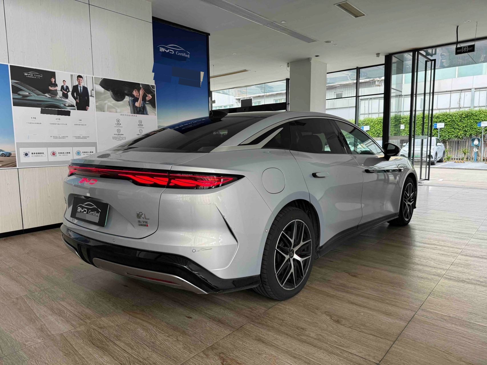 BYD HanL 2025 car image #7