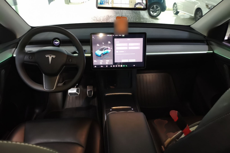 Tesla Model Y 2023 #10 Tesla Model Y 2023 car image #10