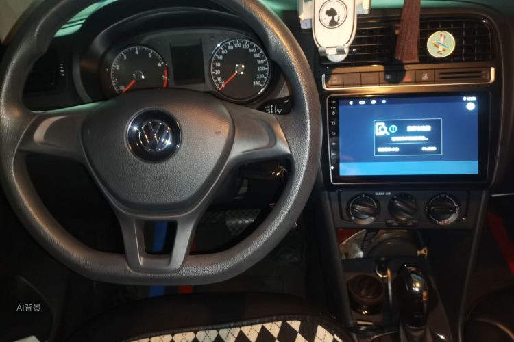 Volkswagen Polo 2019 car image #11