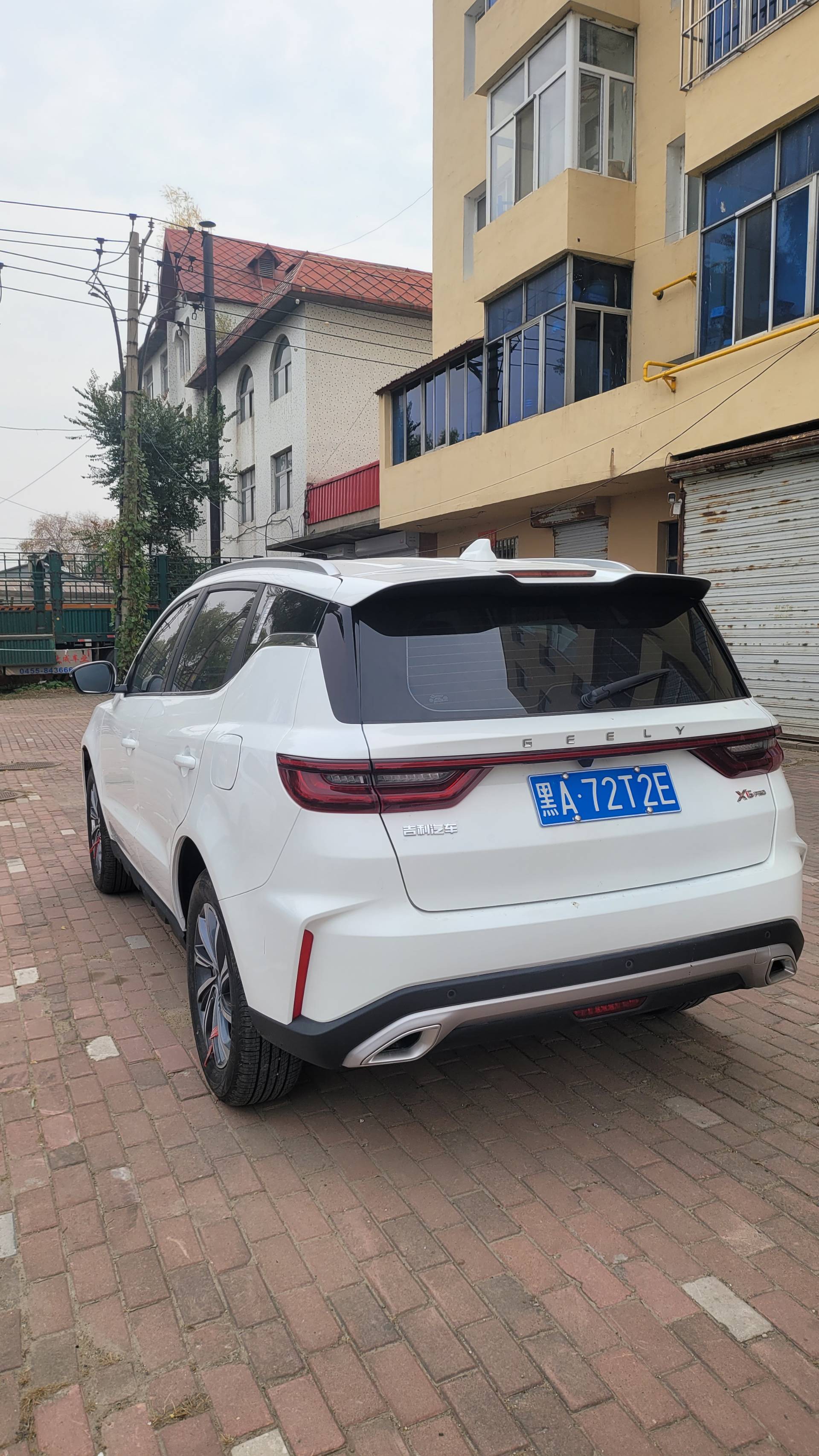 GEELY Vision X6 2024 car image #4