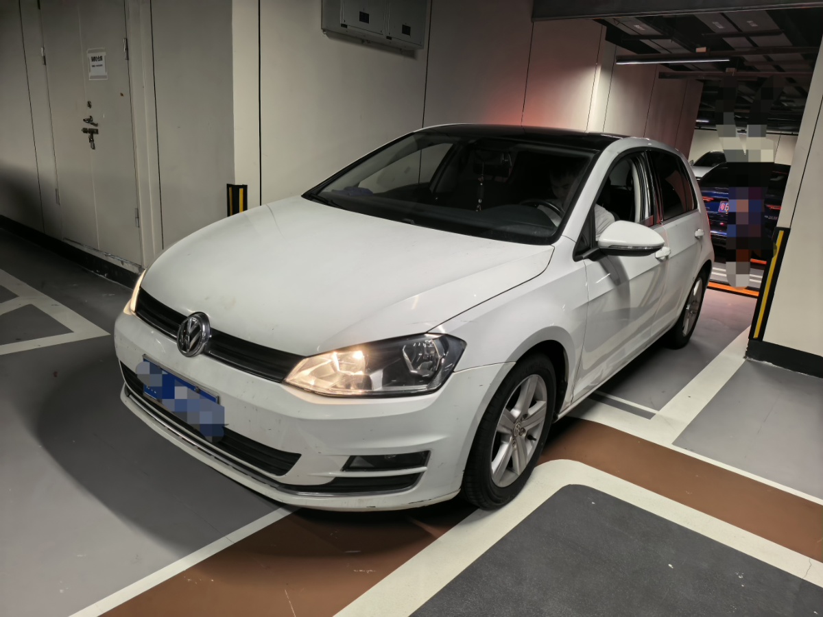 Volkswagen Golf 2014 car image #5