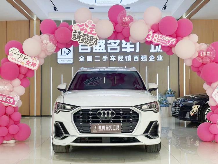 Audi Q3 2022 car image #2
