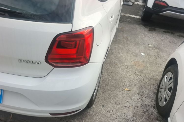 Volkswagen Polo 2016 car image #8