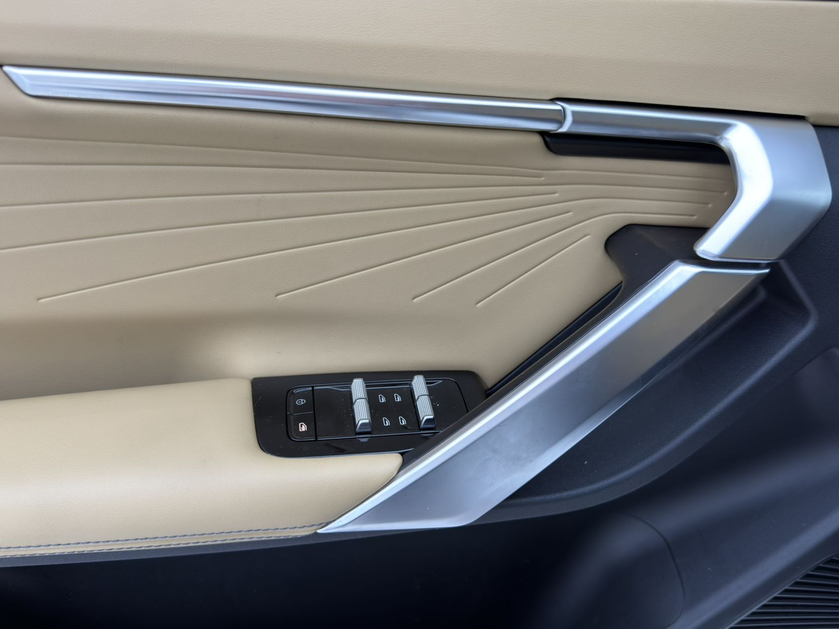 GEELY Boyue L 2023 car image #7