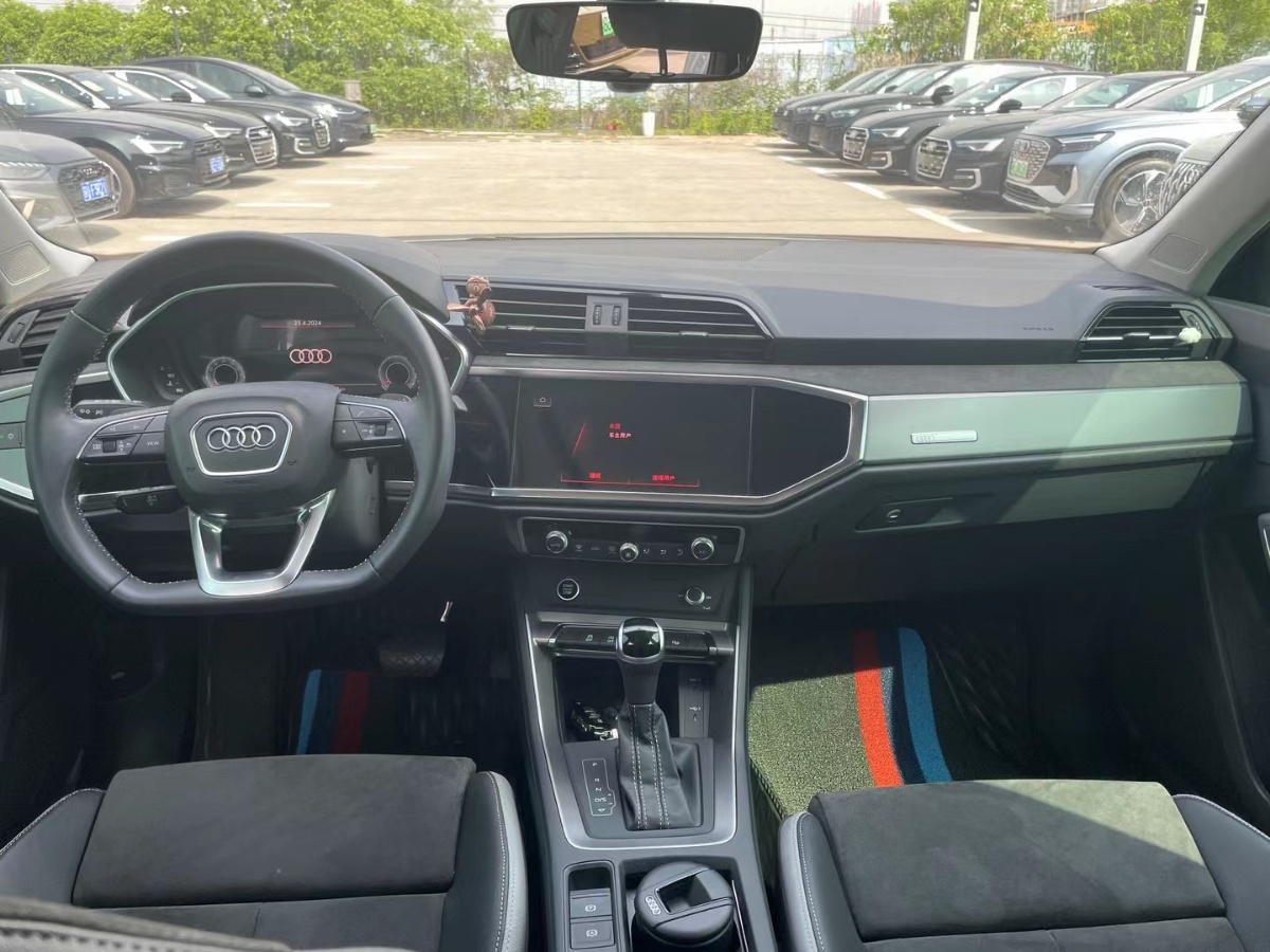 Audi Q3 2023 car image #7