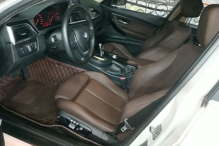 BMW 3 Series 2019 #19 BMW 3 Series 2019 car image #19