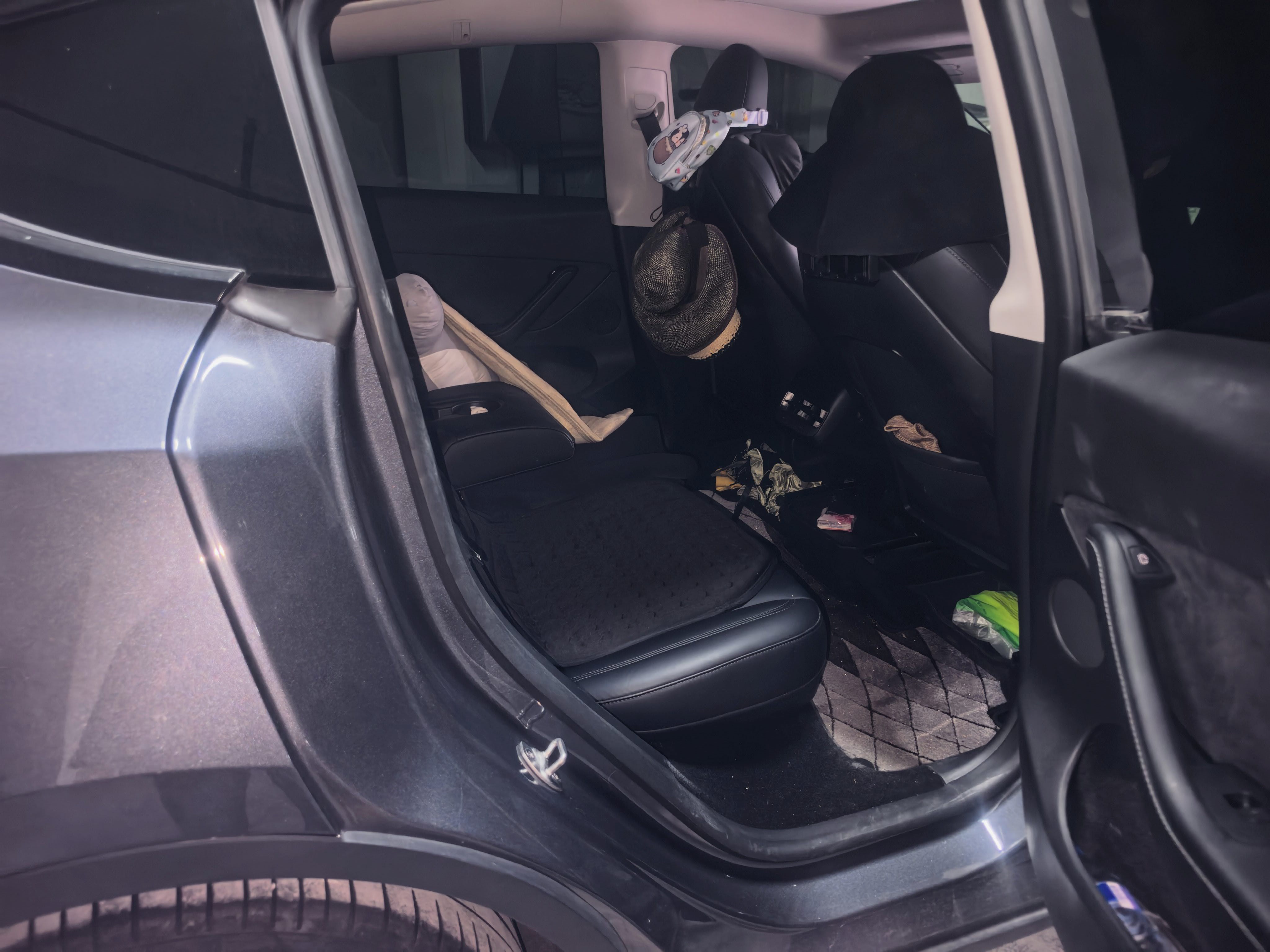 Tesla Model Y 2023 #6 Tesla Model Y 2023 car image #6