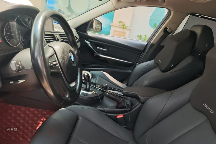 BMW 3 Series 2018 car image #17