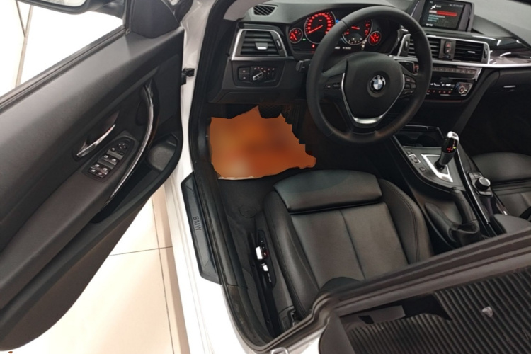 BMW 3 Series GT 2018 car image #16