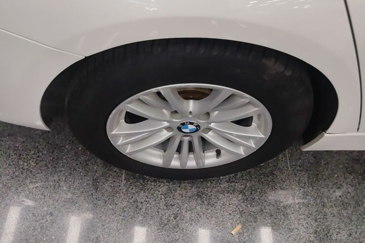 BMW 3 Series 2015 صورة سيارة #10