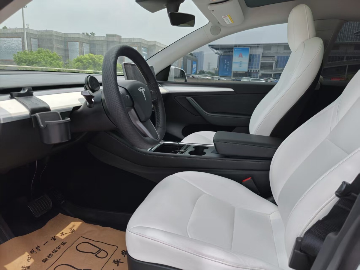 Tesla Model Y 2021 #4 Tesla Model Y 2021 car image #4
