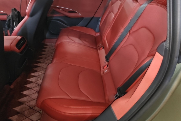 MI SU7 2024 car image #17