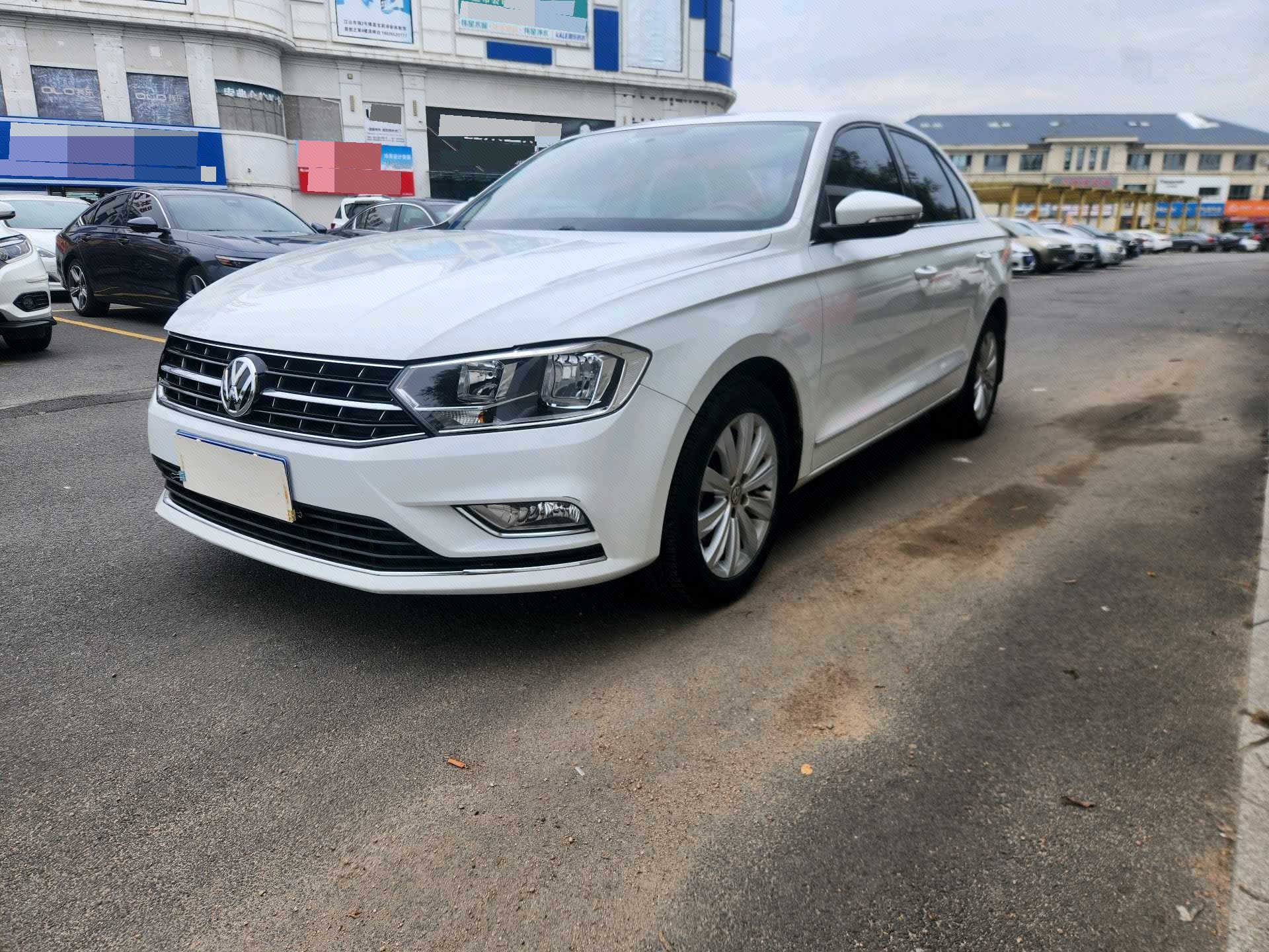 Volkswagen Bora 2017 car image 