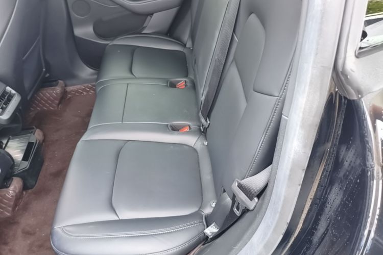 Tesla Model Y 2023 car image #17