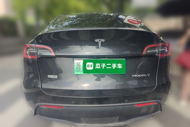 Tesla Model Y 2022 car image #4